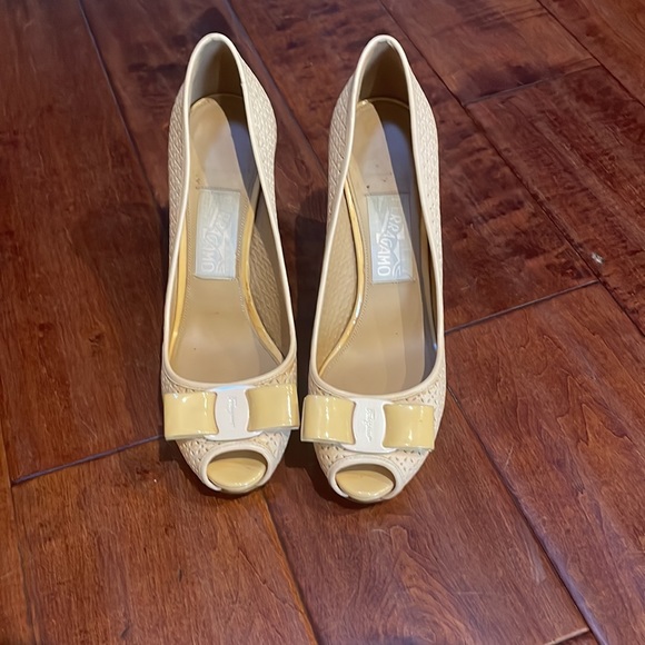 Salvatore Ferragamo Heels. Good condition. - Picture 7 of 9
